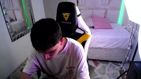 Snapshot of brayan_lopezz chatting on January 7, 1:14 pm BRAYAN online show from January 7, 1:14 pm