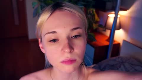 Mia Bunyard online show from March 12, 11:22 pm