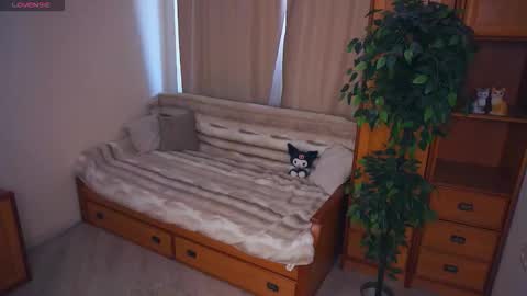 Mia Bunyard online show from September 17, 7:32 am