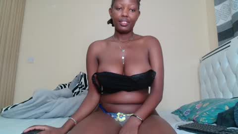 Snapshot of bree_beauty chatting on May 23, 8:13 pm bree_beauty online show from May 23, 8:13 pm