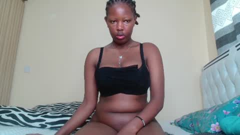 Snapshot of bree_beauty chatting on June 28, 7:36 am bree_beauty online show from June 28, 7:36 am