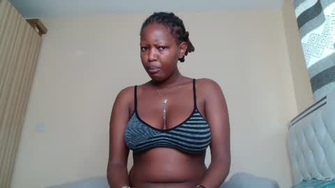 Snapshot of bree_beauty chatting on July 9, 9:24 am bree_beauty online show from July 9, 9:24 am