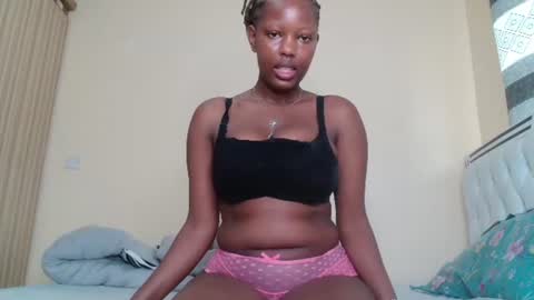 Snapshot of bree_beauty chatting on July 10, 9:01 am bree_beauty online show from July 10, 9:01 am