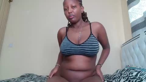 Snapshot of bree_beauty chatting on July 15, 9:03 am bree_beauty online show from July 15, 9:03 am