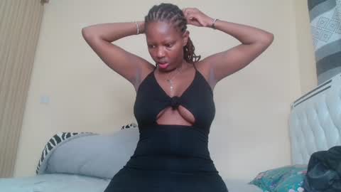 Snapshot of bree_beauty chatting on July 25, 7:11 pm bree_beauty online show from July 25, 7:11 pm
