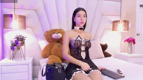 Bree  online show from April 29, 1:48 pm
