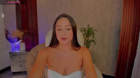 Snapshot of breex_ chatting on November 26, 7:59 pm Breex online show from November 26, 7:59 pm