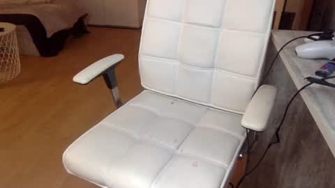 Snapshot of breezydicks chatting on November 8, 8:18 pm breezydicks online show from November 8, 8:18 pm