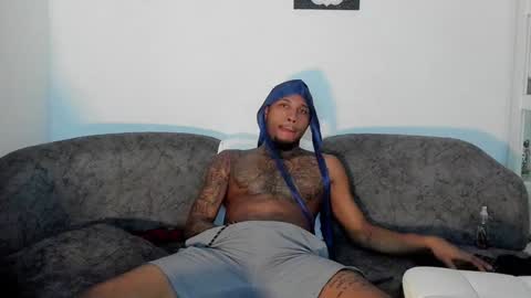 Snapshot of breiner_naughty chatting on January 22, 1:53 am Breiner online show from January 22, 1:53 am