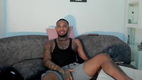 Snapshot of breiner_naughty chatting on January 22, 10:59 pm Breiner online show from January 22, 10:59 pm