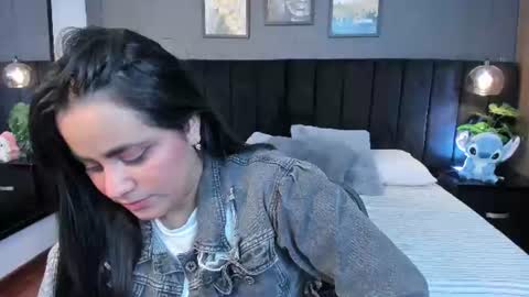 Snapshot of brenda__garcia chatting on July 4, 3:35 am online show from July 4, 3:35 am