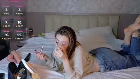 Snapshot of brenda_m00n chatting on June 28, 10:10 am Brenda online show from June 28, 10:10 am