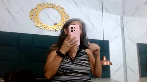 Snapshot of brenda_velasquez chatting on June 17, 9:05 pm BRENDA VELASQUEZ online show from June 17, 9:05 pm
