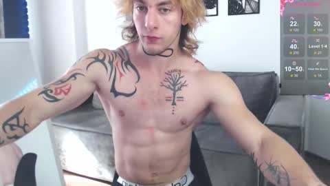 Snapshot of brendan__piks chatting on October 17, 9:12 am brendan__piks online show from October 17, 9:12 am