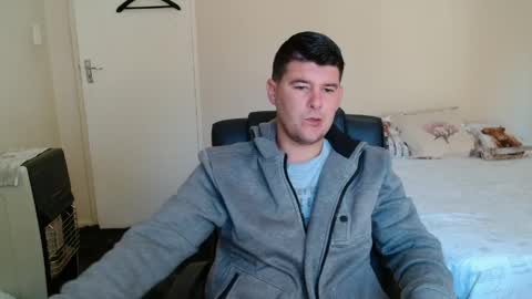 Snapshot of brendansexyboy098754 chatting on May 20, 7:14 am ask me lol online show from May 20, 7:14 am