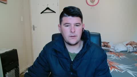 Snapshot of brendansexyboy098754 chatting on June 8, 5:30 am ask me lol online show from June 8, 5:30 am