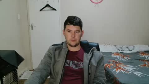Snapshot of brendansexyboy098754 chatting on June 13, 4:43 am ask me lol online show from June 13, 4:43 am