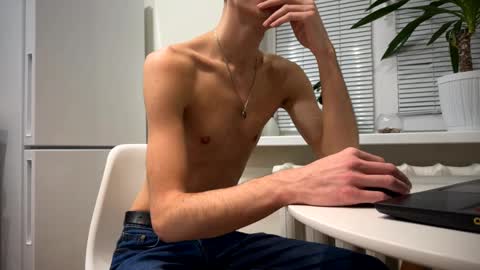 Snapshot of brendansilvers chatting on December 24, 8:38 pm BrendanSilvers online show from December 24, 8:38 pm