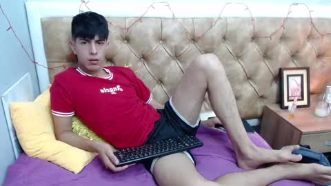 Esteban online show from February 18, 3:42 am