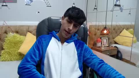 Esteban online show from March 12, 2:30 am