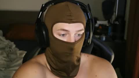 Snapshot of brentonverde chatting on November 11, 12:10 am brentonverde online show from November 11, 12:10 am