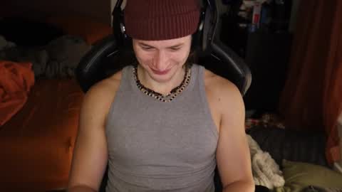 Snapshot of brentonverde chatting on December 15, 10:36 pm brentonverde online show from December 15, 10:36 pm