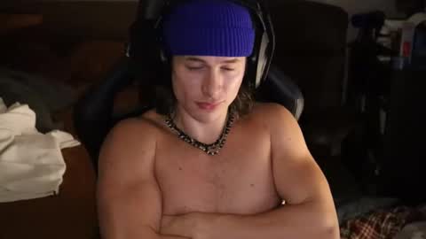 Snapshot of brentonverde chatting on December 17, 10:38 pm brentonverde online show from December 17, 10:38 pm