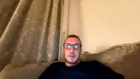 Snapshot of brettbigdee chatting on May 16, 12:29 am brettbigdee online show from May 16, 12:29 am