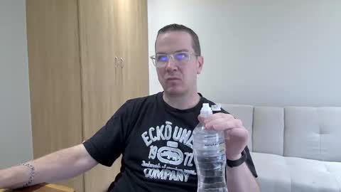 Brett online show from February 2, 3:00 pm