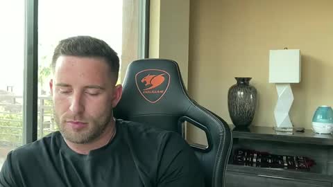 Brett Mycles online show from December 13, 11:39 pm