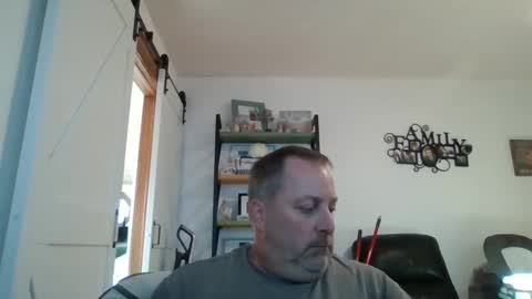 Snapshot of brettsky chatting on December 3, 8:17 pm hey online show from December 3, 8:17 pm
