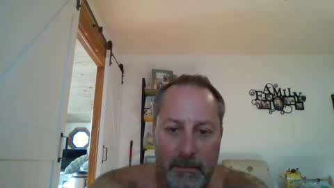 Snapshot of brettsky chatting on October 1, 9:10 pm hey online show from October 1, 9:10 pm