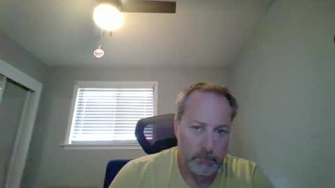 Snapshot of brettsky chatting on April 15, 9:04 pm hey online show from April 15, 9:04 pm