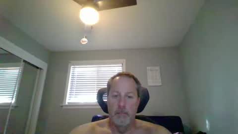 Snapshot of brettsky chatting on April 22, 9:16 pm hey online show from April 22, 9:16 pm