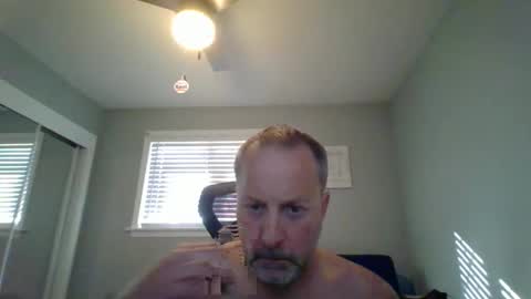 Snapshot of brettsky chatting on April 23, 9:50 pm hey online show from April 23, 9:50 pm