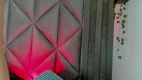 Snapshot of briaconner_ chatting on May 6, 2:51 am B R I A online show from May 6, 2:51 am