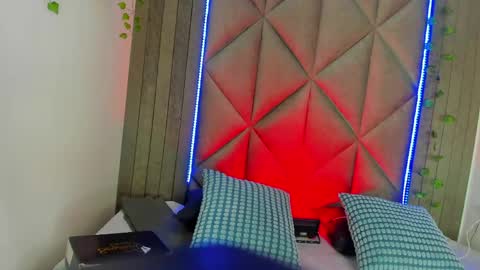 Snapshot of briaconner_ chatting on May 21, 2:51 am B R I A online show from May 21, 2:51 am