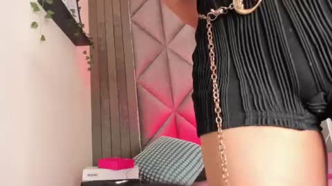 Snapshot of briaconner_ chatting on June 11, 2:44 am B R I A online show from June 11, 2:44 am