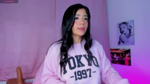 Snapshot of briana11_ chatting on October 3, 8:44 am briana11_ online show from October 3, 8:44 am