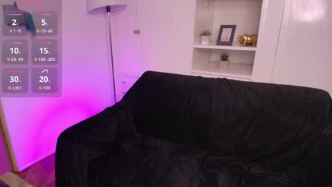 Snapshot of brianna_styles chatting on October 31, 1:23 pm brianna_styles online show from October 31, 1:23 pm