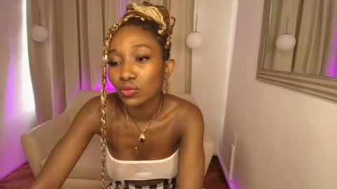 Snapshot of brianna_styles chatting on May 20, 12:33 pm brianna_styles online show from May 20, 12:33 pm