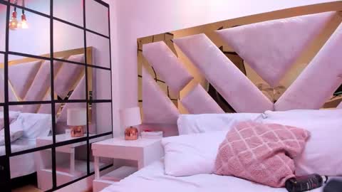 Brianna  online show from December 5, 12:25 pm