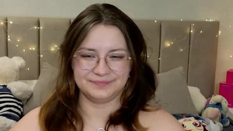 Snapshot of briarwynn chatting on May 19, 1:56 am briarwynn online show from May 19, 1:56 am