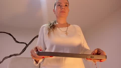    online show from January 31, 12:07 pm