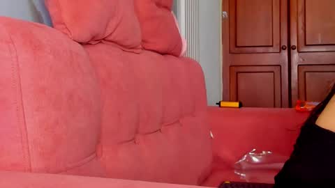    online show from November 19, 12:05 pm