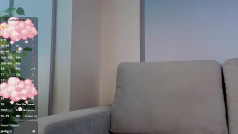 Snapshot of bridgetthellard chatting on June 6, 11:04 am Megan online show from June 6, 11:04 am