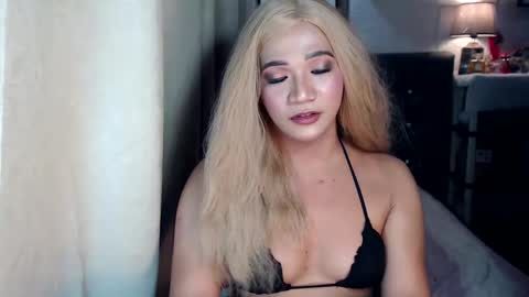 Snapshot of bridgettlovesyou chatting on February 20, 7:01 am BRIDGETT online show from February 20, 7:01 am