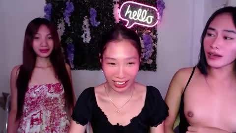 brie_belle online show from February 18, 4:58 am