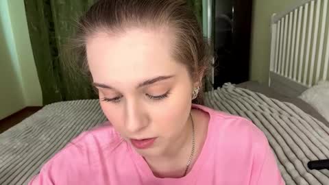 Snapshot of brielleroberts chatting on March 31, 8:48 am brielleroberts online show from March 31, 8:48 am