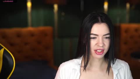 Snapshot of bright_diamonds_054 chatting on March 8, 8:11 am Diamonds Girls online show from March 8, 8:11 am